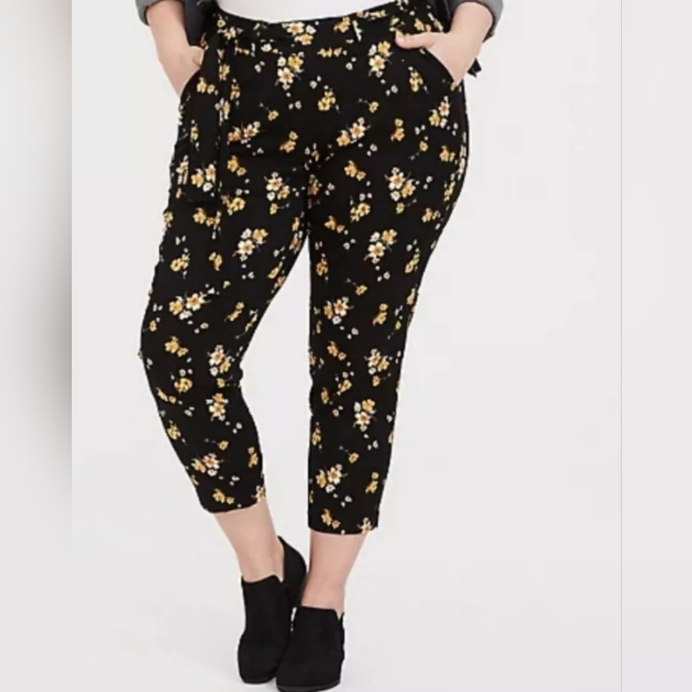 New Torrid Floral Challis Tie Front Tapered Pants size 2 2X Black Elastic Waist
